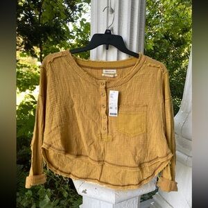 BDG by urban outfitters golden yellow top size medium NWT
